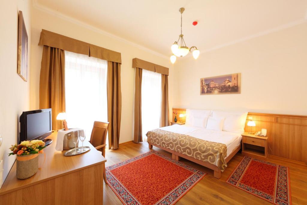 Hotel Historia & Historante Veszprem Room photo