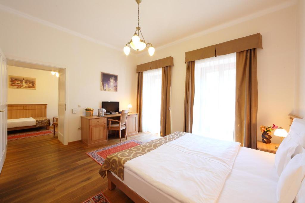 Hotel Historia & Historante Veszprem Room photo